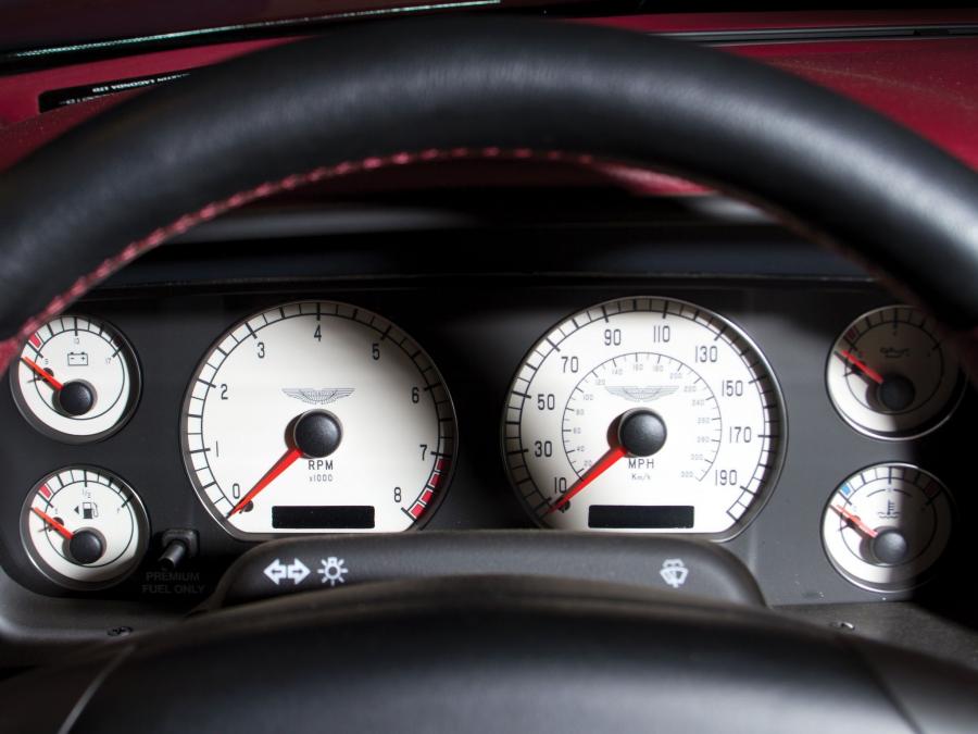 Панель приборов Aston Martin DB AR1 Zagato 2003 года  (NA) (фото 49 из 51)